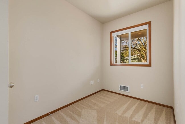 Building Photo - 1619 SW Barton St