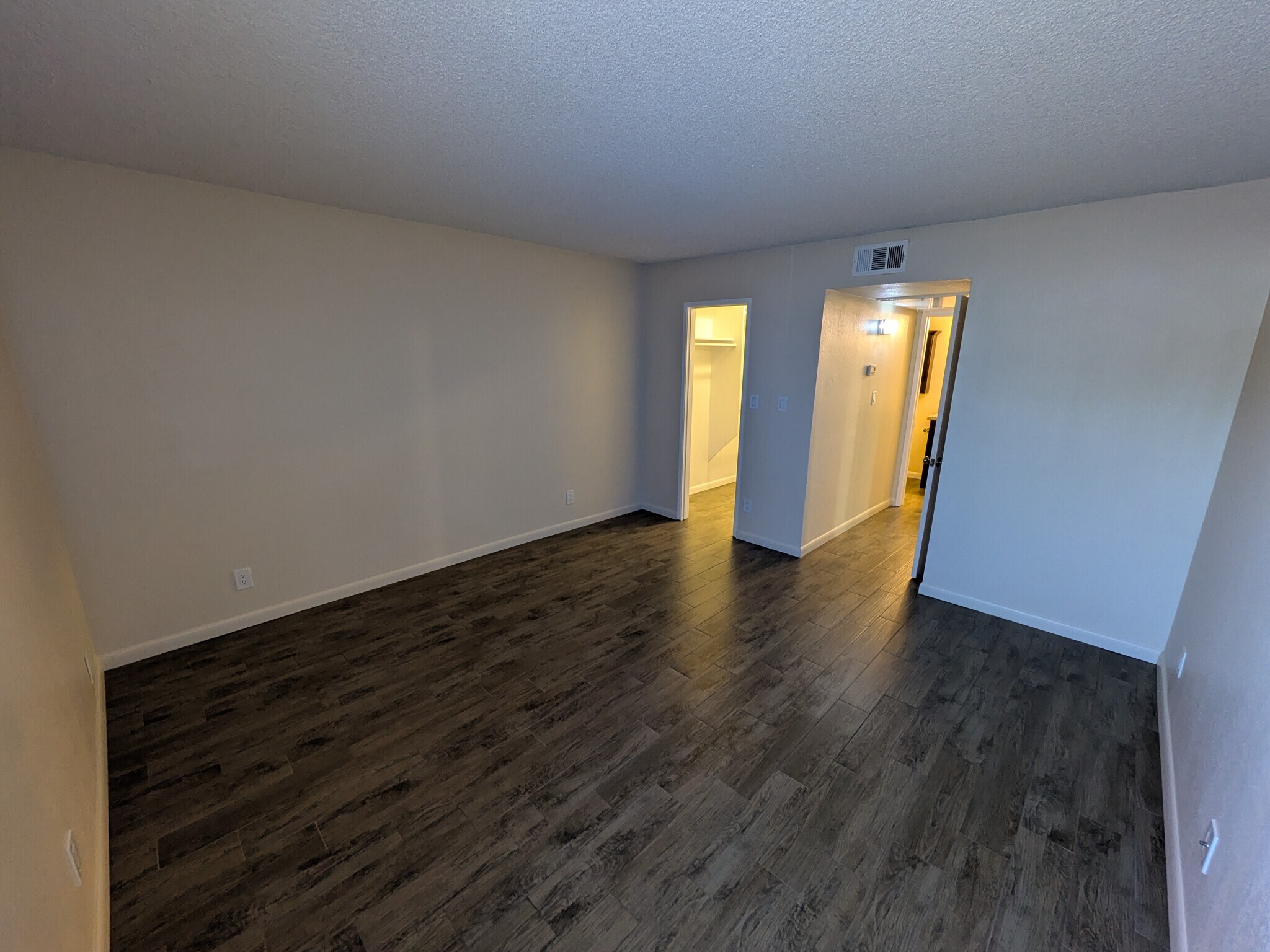 Building Photo - 2938 N 61st Pl Unit 135