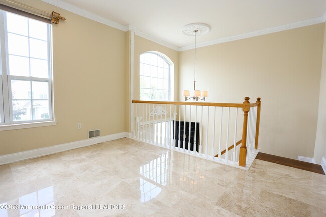 Building Photo - 318 Bernard Dr