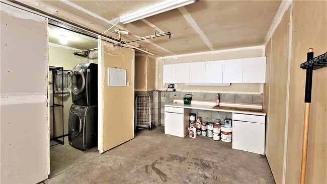 Building Photo - 624 Atherton Pl