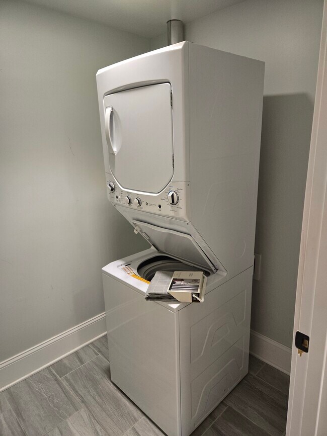 Building Photo - 232 E Michigan Ave