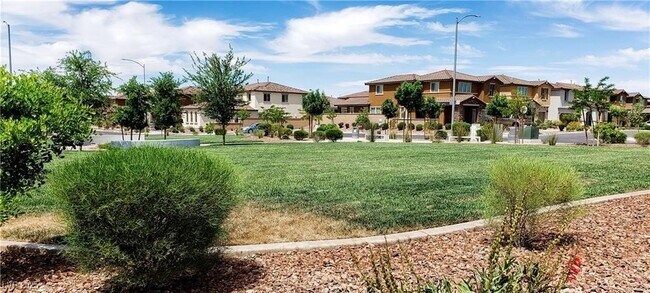 Building Photo - 420 Desert Cadence St
