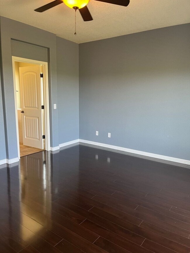 Building Photo - 1307 Paso Robles Ave