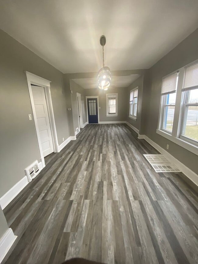 Building Photo - Clean, Updated Home – Schedule Your Showing Now!