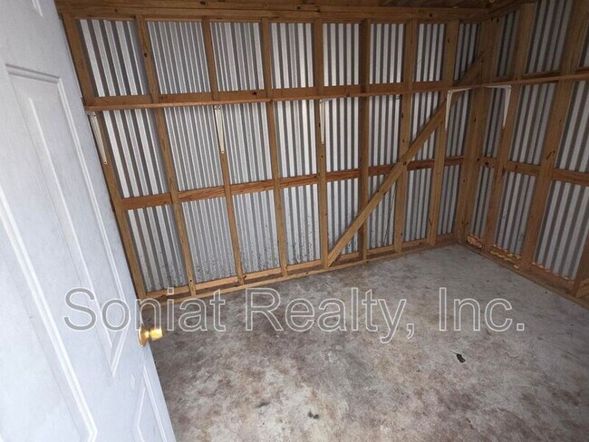 Building Photo - 517 S Genois St