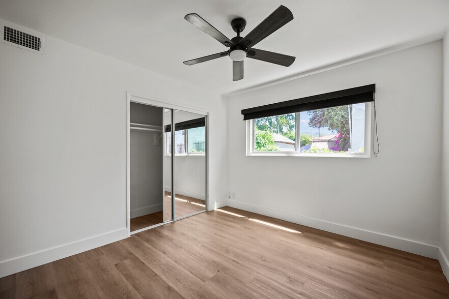 Building Photo - 2034 S Garth Ave