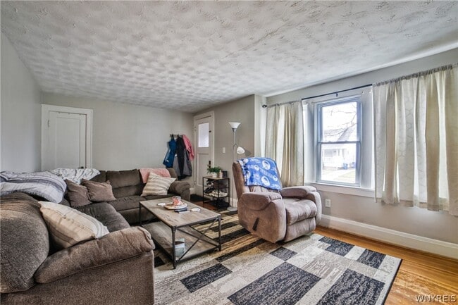 Building Photo - 153 Springville Ave