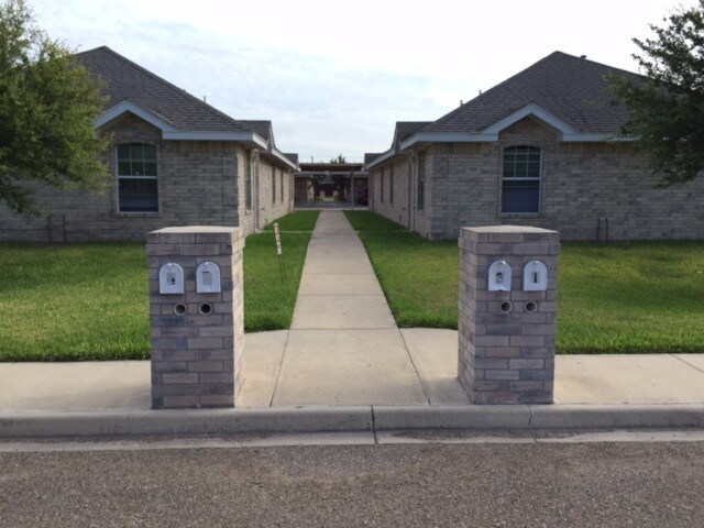 Building Photo - 2303 Moonlight Ln