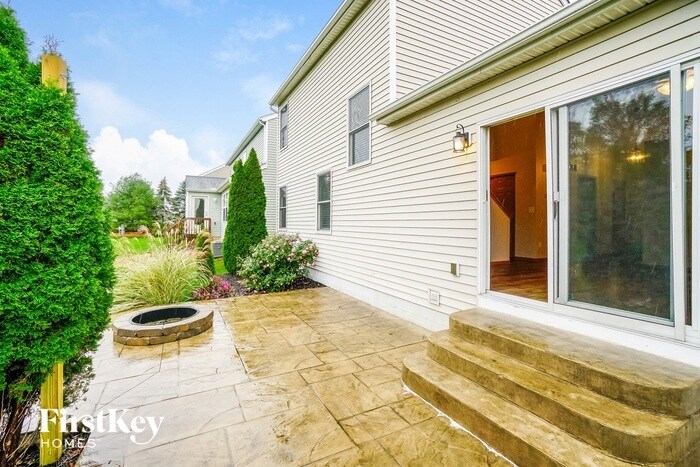 Building Photo - 57 Gold Meadow Dr