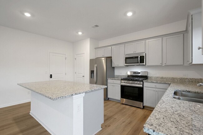 Building Photo - Stunning 4BR House in Hampton