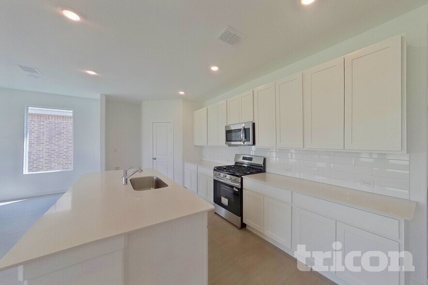 Building Photo - 1305 Francesca Dr