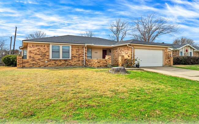 Primary Photo - 2321 Parkside Dr