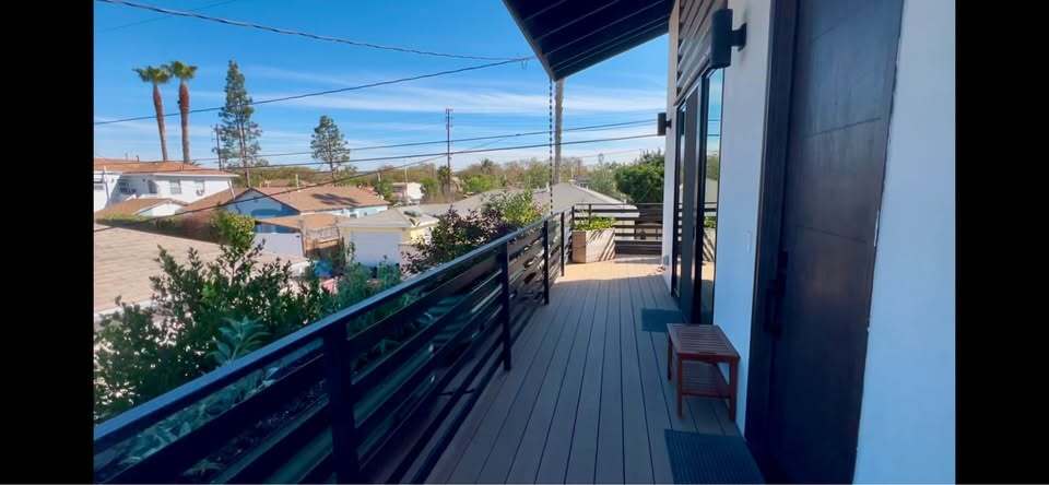 Balcony - 11044 Aletta Ave
