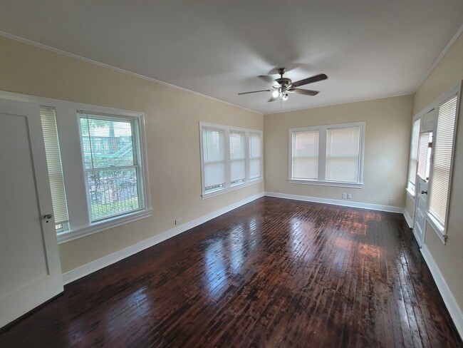 Building Photo - 4919 Avenue O