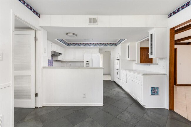 Building Photo - 4007 Edgerock Dr