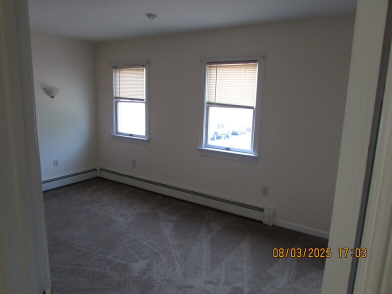 Building Photo - 746 W Milton St