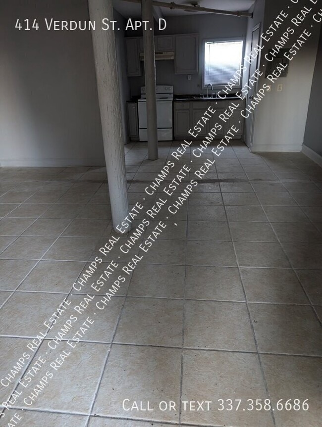 Building Photo - 414 Verdun St