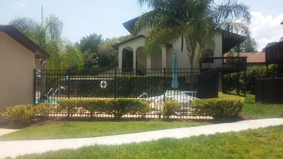 great hidden gem - 1255 Ponce Island Dr