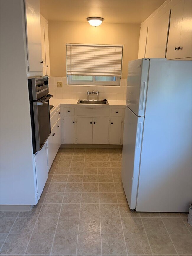 Interior Photo - 654 Kirkland Drive