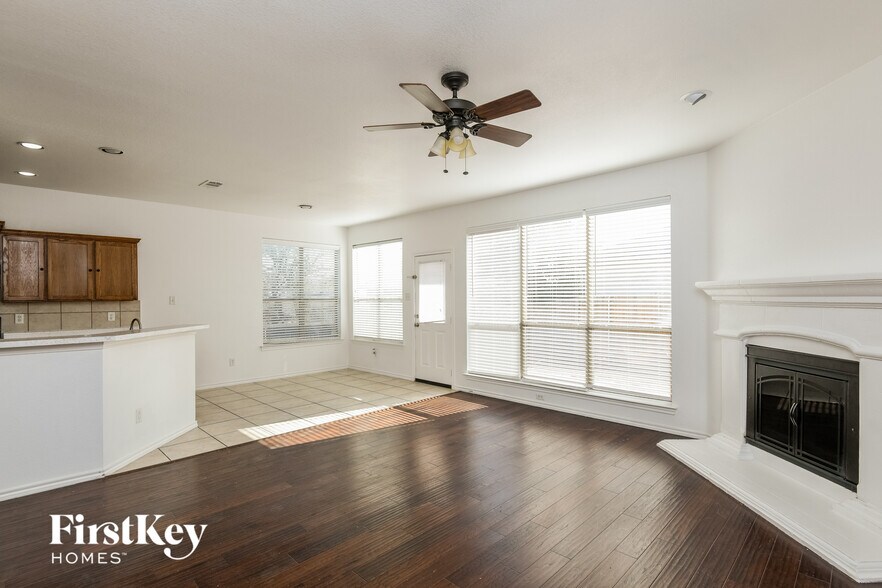 Building Photo - 1101 Sunderland Ln