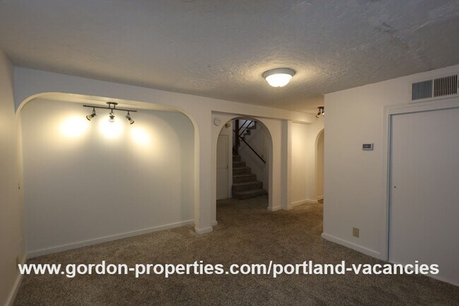 Building Photo - MOVE IN SPECIAL: SE 88th Ave - 2 bedroom a...