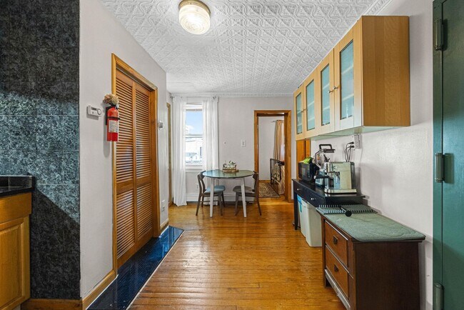 Building Photo - 339 Park Ave