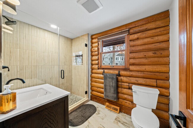 Building Photo - N1508 Wildwood Rd