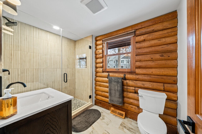 Building Photo - N1508 Wildwood Rd