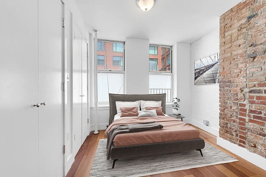 Primary Photo - 163 Ludlow St