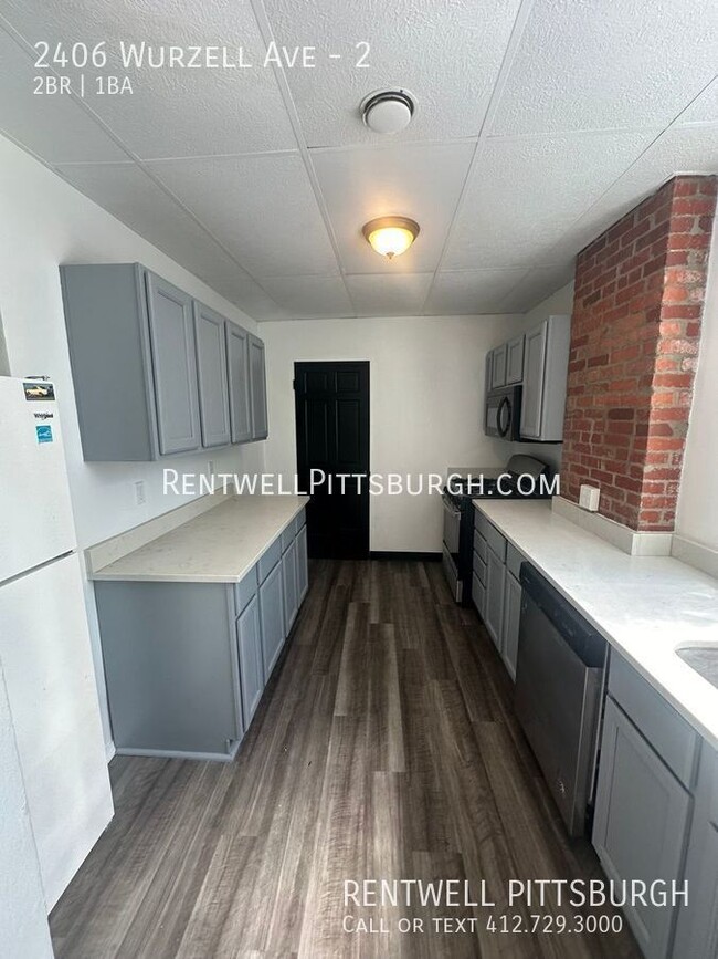 Primary Photo - 2 Bedroom Duplex in Pittsburgh - Half Off ...