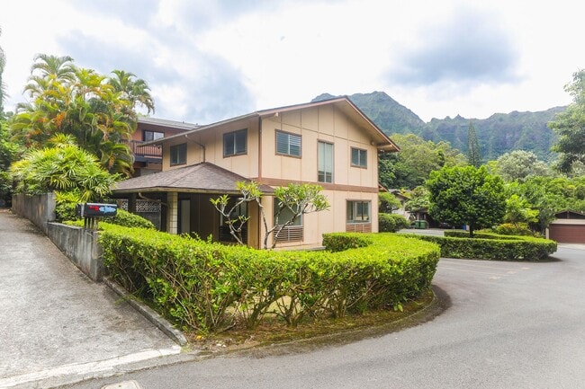 Building Photo - Kaneohe Woods – 3BR/2.5BA home with Mounta...