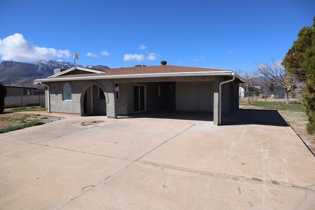 Building Photo - Fully Renovated Home You'll Want To See!