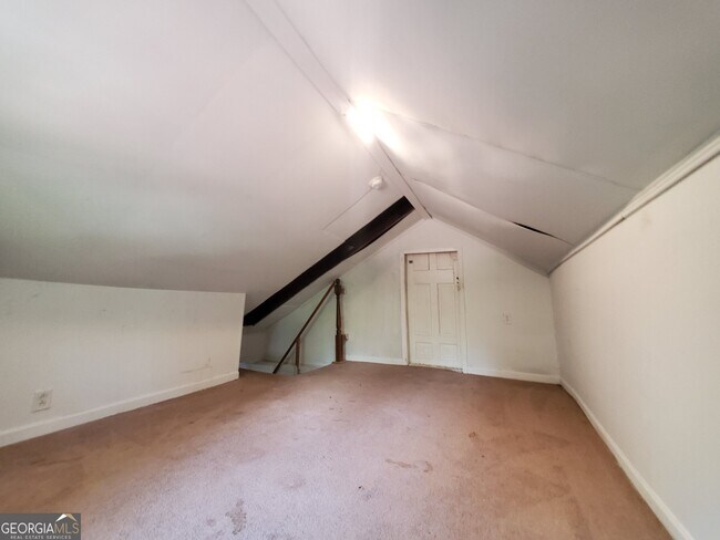Building Photo - 2577 Eastwood Dr