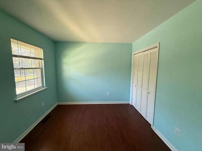 Building Photo - 8766 Walutes Cir
