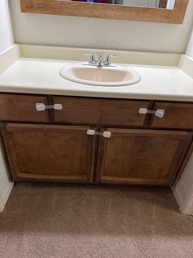 Building Photo - Desirable 3 bedroom 2 bath condo