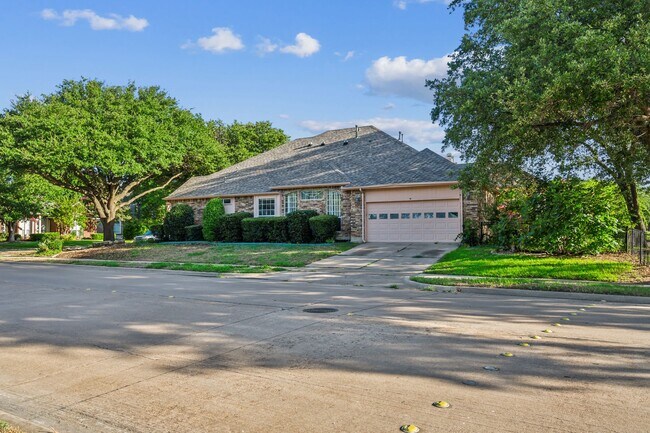 Building Photo - 5512 Charleston Dr