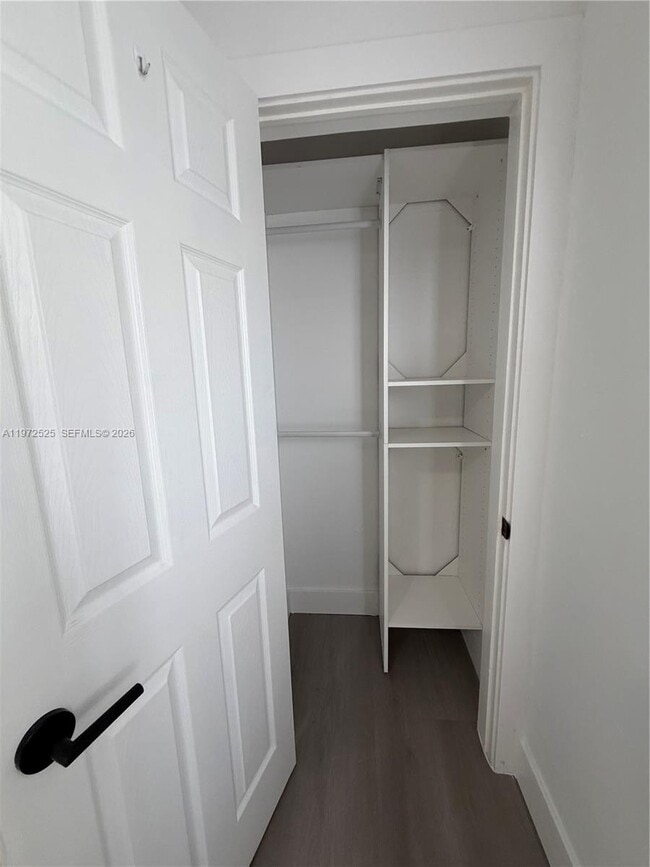 Building Photo - 11 Sidonia Ave