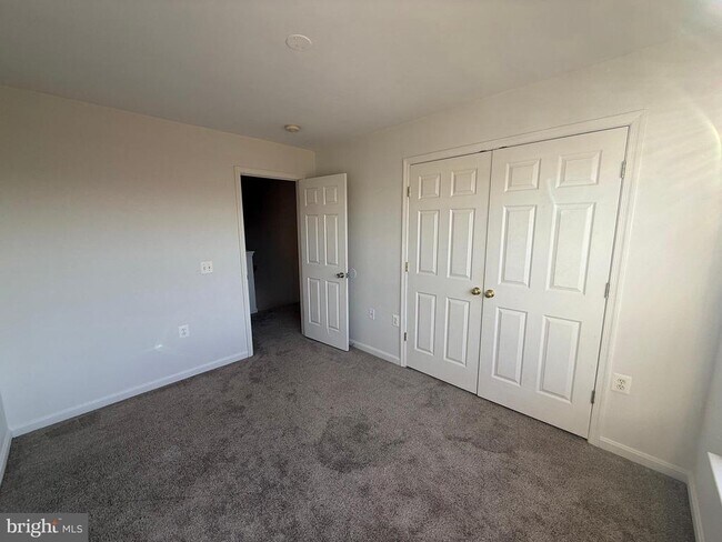 Building Photo - 22976 Fontwell Square