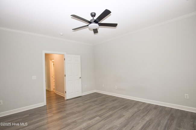 Building Photo - 768 Gold Finch Way