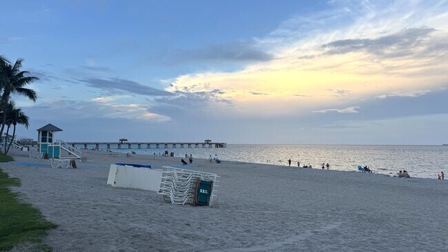 Building Photo - 1960 NE 1st St