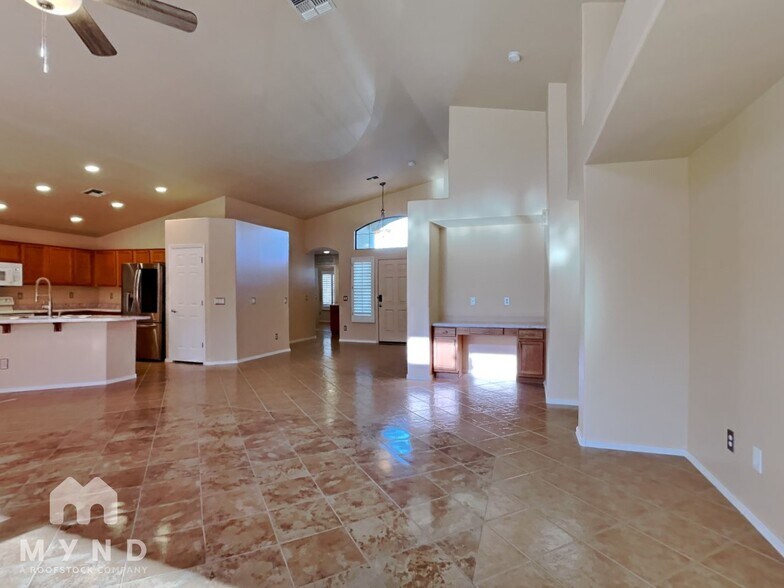 Building Photo - 12813 W Aster Dr