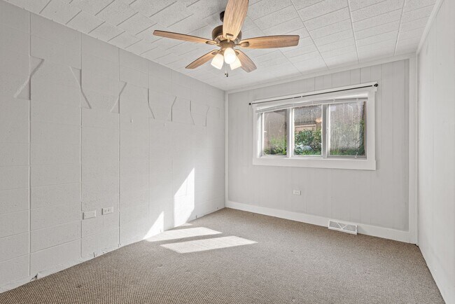 Building Photo - Great pet friendly 1 BR/1Bath  in St. Anth...