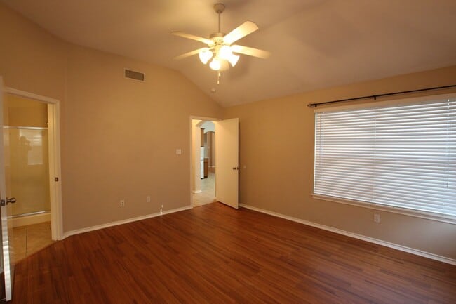 Building Photo - Coming Soon! 3 Bedroom 2 Bathroom Home in ...