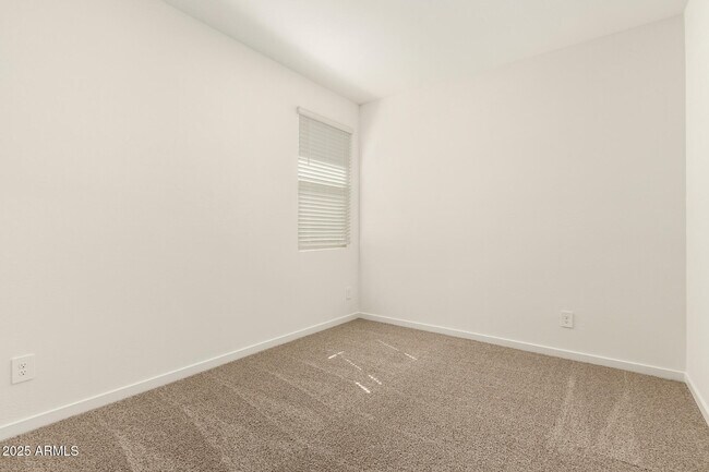 Building Photo - 3732 S 87th Dr