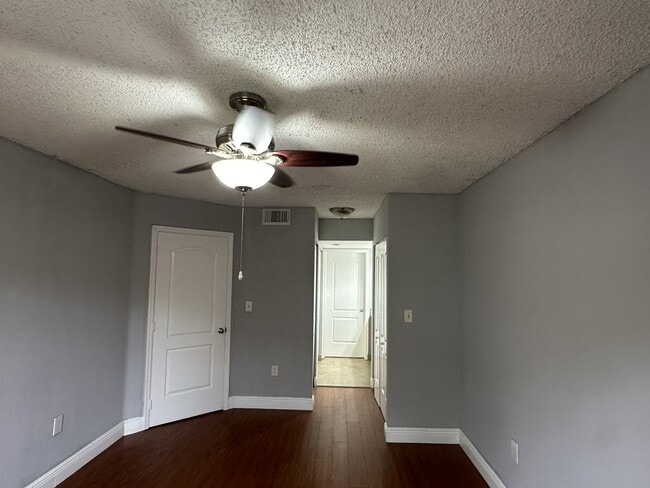 Building Photo - 2810 N Oakland Forest Dr