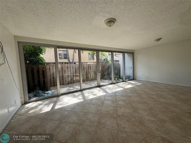 Building Photo - 834 NW 82nd Ave