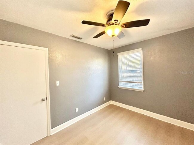 Building Photo - 2720 Edwards Ave S