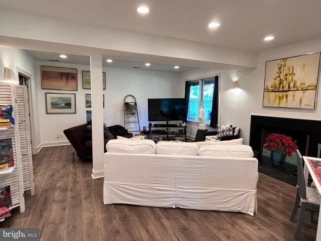 Building Photo - 7809 Fox Gate Ct