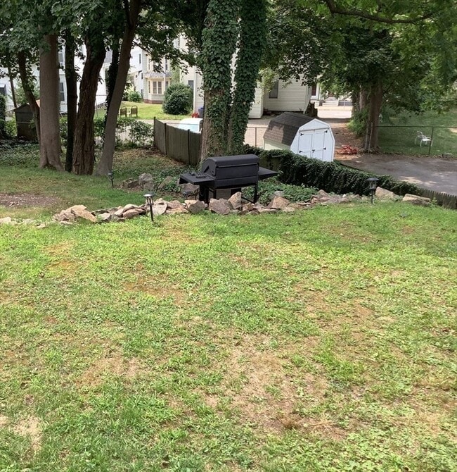 Building Photo - 10 Moulton Ct