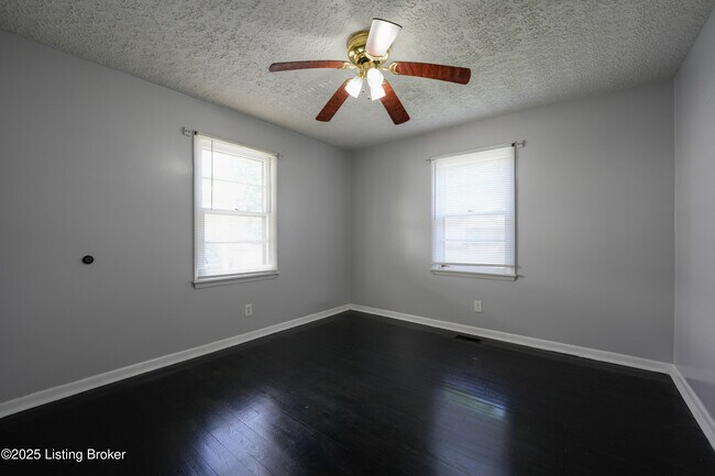 Building Photo - 808 Beecher St